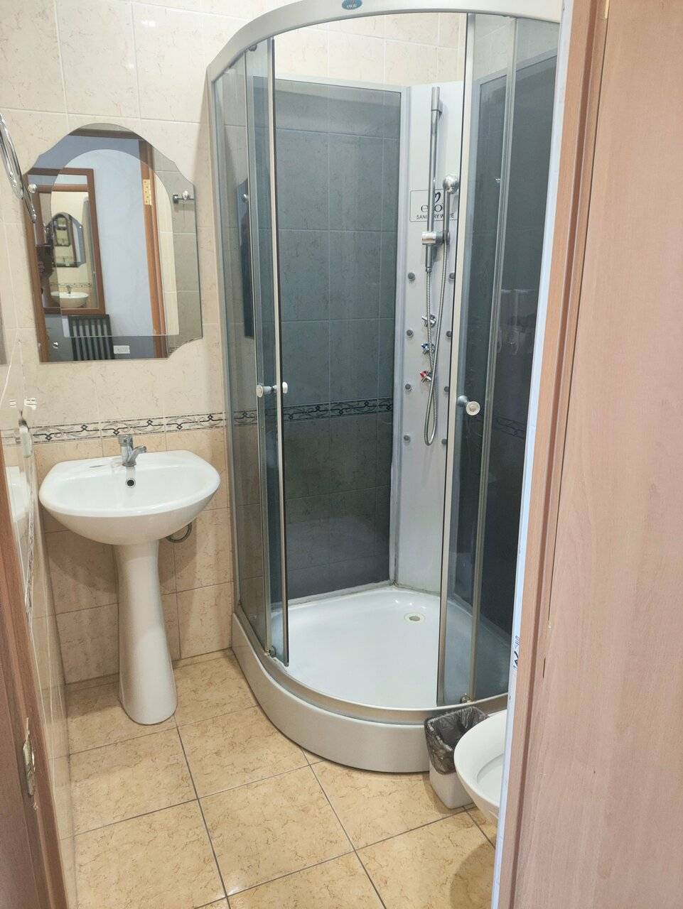 Фотографии номера Улучшенный двухместный номер с 2 отдельными кроватями в Гостинице Третьяков Кострома