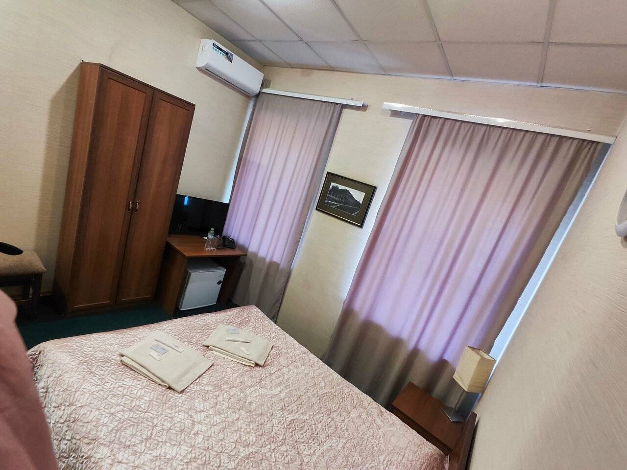 Фотографии номера Двухместный номер Делюкс с 1 кроватью в Гостинице Третьяков Кострома